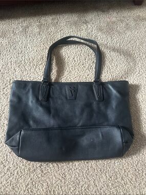 Vera Vera Wang Black Leather Tote Bag size 17*11*